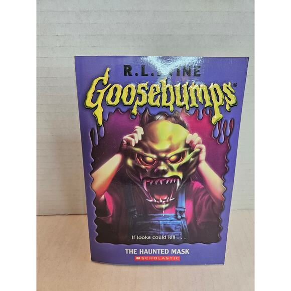 Goosebumps "The Haunted Mask" R.L. Stine Scholastic 1990's  Halloween Scary - Picture 1 of 6